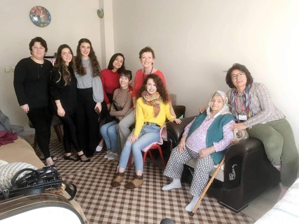 &Ouml;rg&uuml; &ouml;rmenin ve m&uuml;ziğin alzheimer hastalığına etkisi anlatıldı