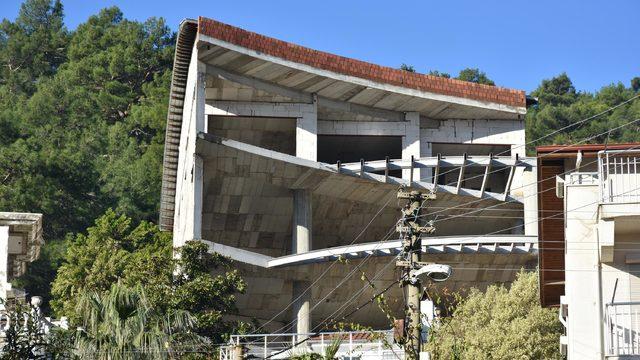Kenan Evren'in satılan villasının yerine yapılan malikane alıcısını bekliyor