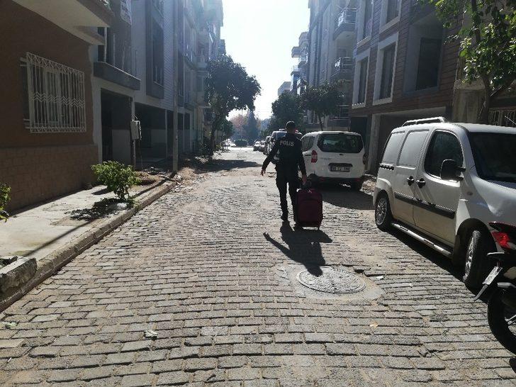 Şüpheli valizden kıyafet çıktı G3