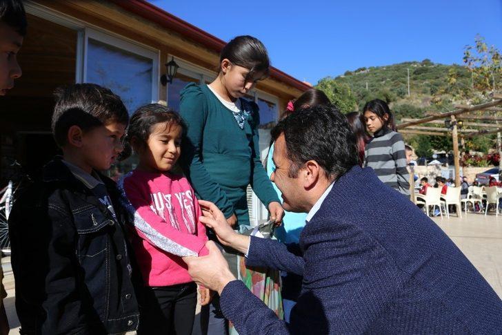 ‘Bir Dileğim Var’ ile çocuklar hediyelerine kavuştu G5