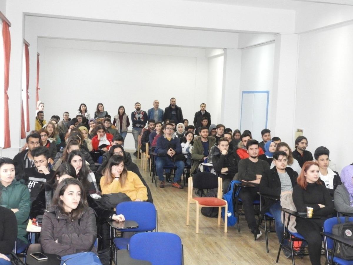 &Ouml;ğrencilere bilgilendirme toplantısı