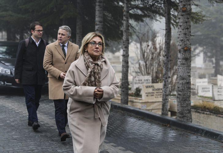 Necip Hablemitoğlu mezarı başında anıldı G1