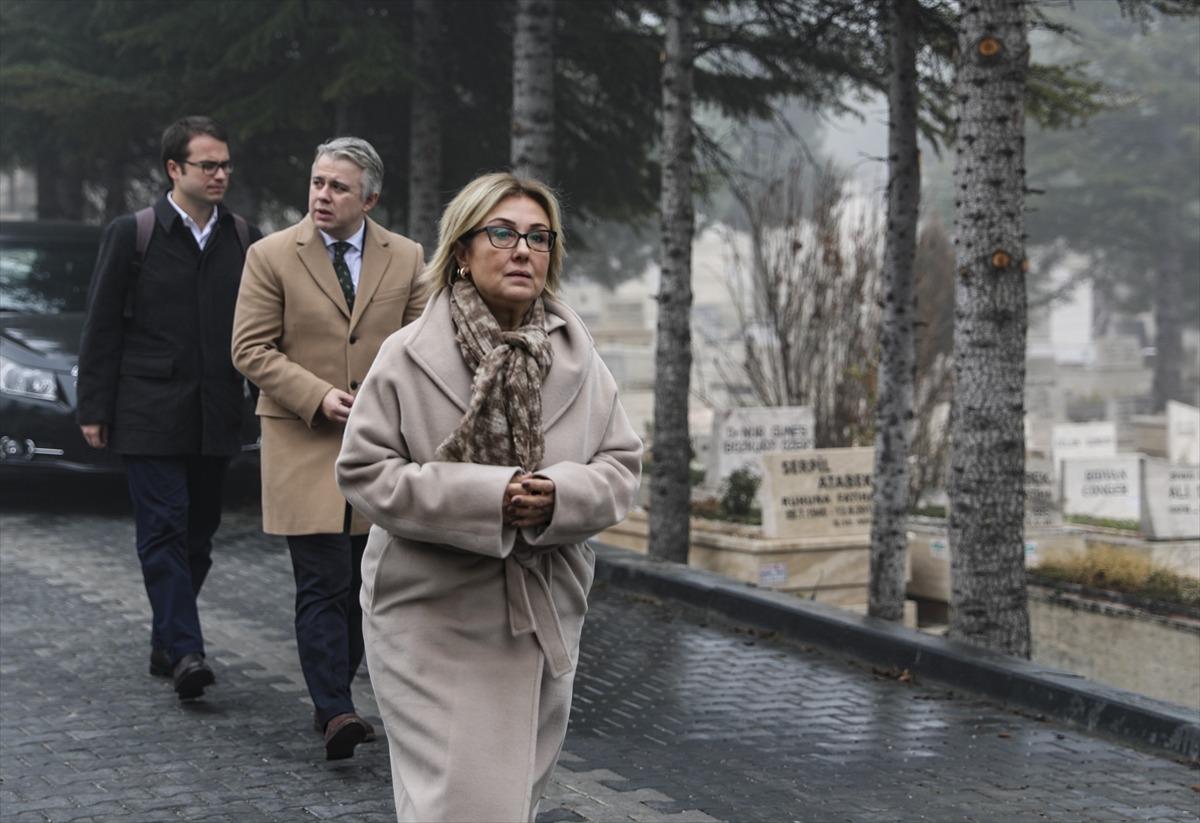 Necip Hablemitoğlu mezarı başında anıldı