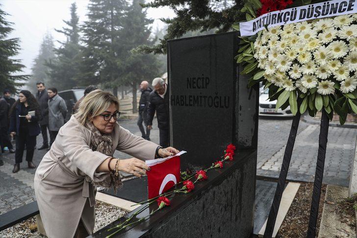Necip Hablemitoğlu mezarı başında anıldı G2