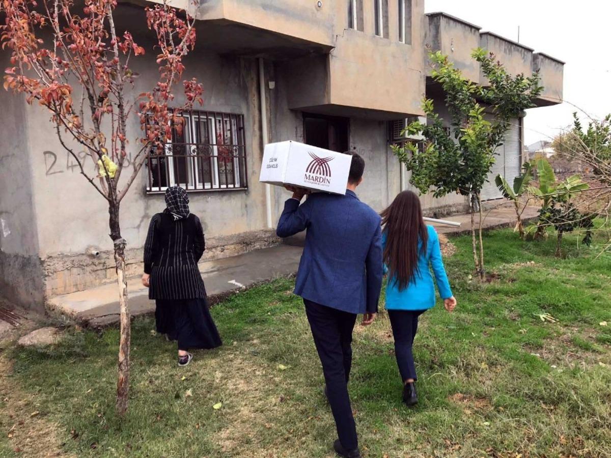 Mardin&rsquo;de ihtiya&ccedil; sahibi ailelere gıda yardımı