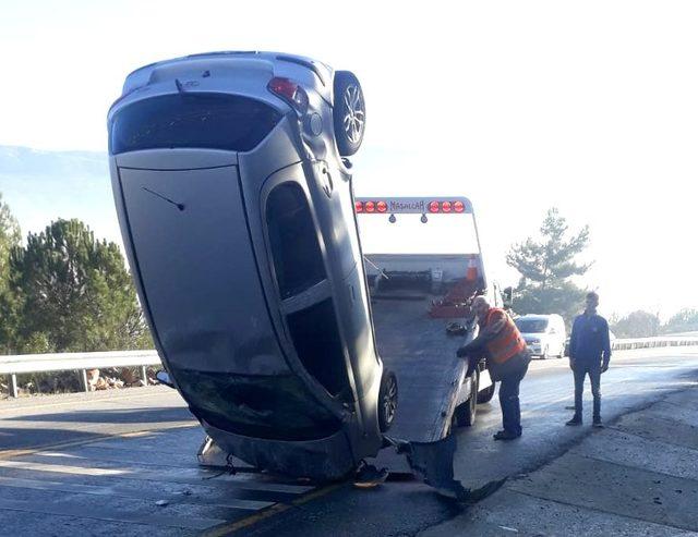 Takla atan araçtan burunları bile kanamadan çıktılar