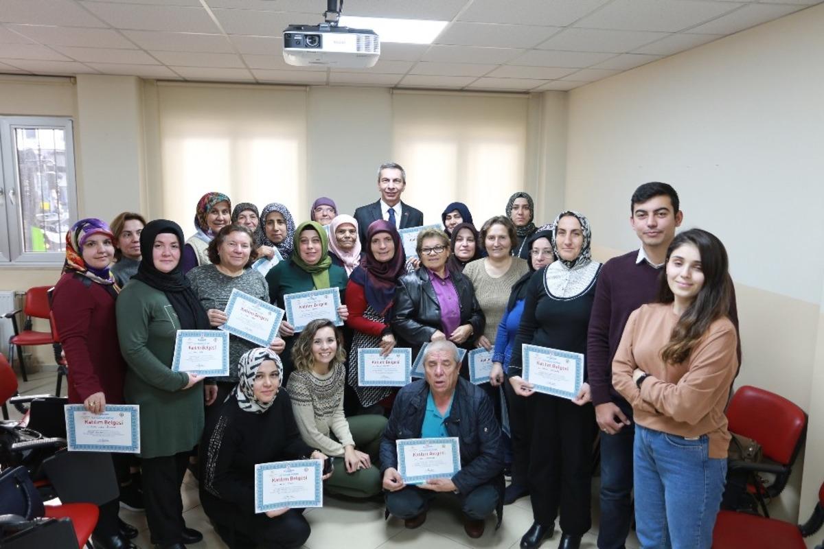 B&uuml;y&uuml;kşehirden mahalle sakinlerine ilk yardım eğitimi