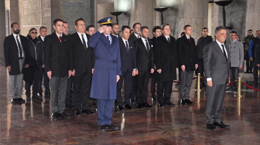 Beşiktaş Başkanı Çebi ve yönetimi Anıtkabir’i ziyaret etti