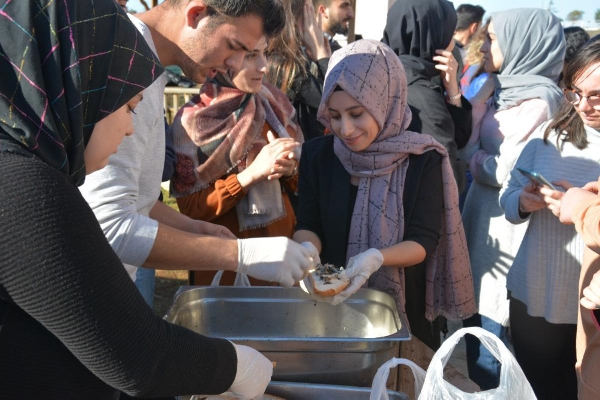 Eynesil&rsquo;de &lsquo;Hamsi Şenliği&rsquo; d&uuml;zenlendi
