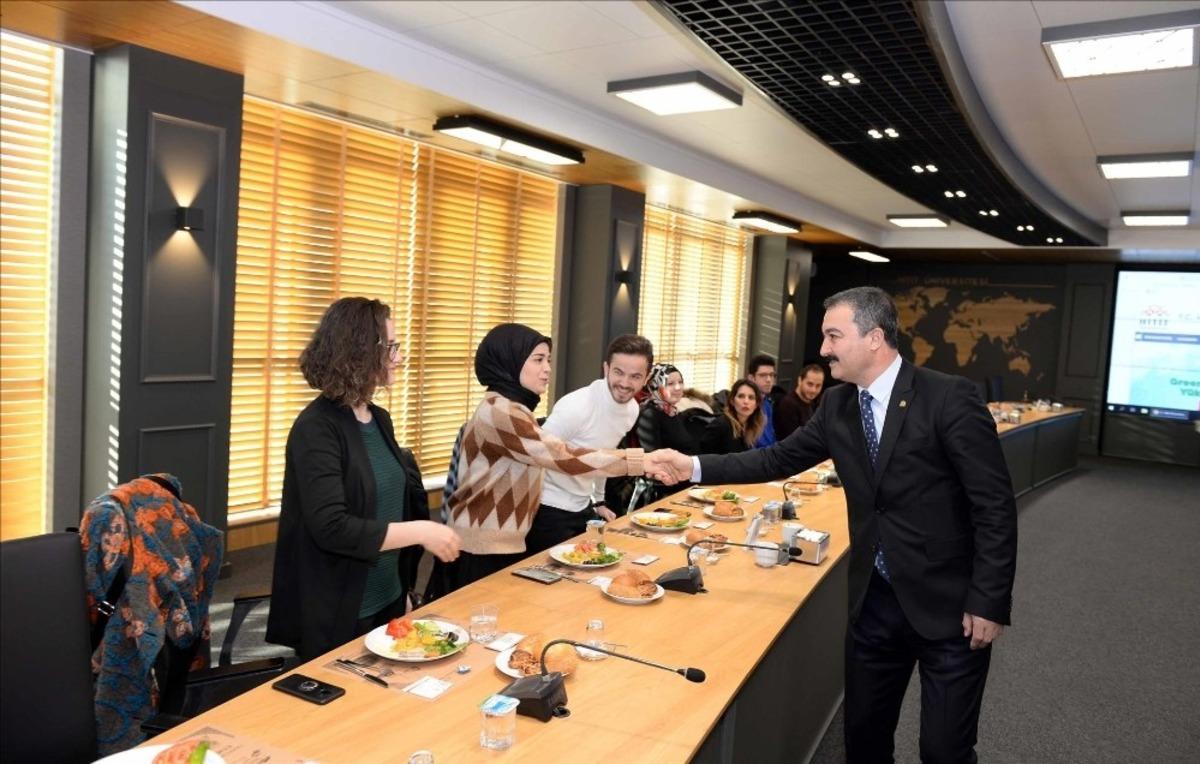 Rekt&ouml;r &Ouml;zt&uuml;rk, &ouml;zel bireylerle buluştu