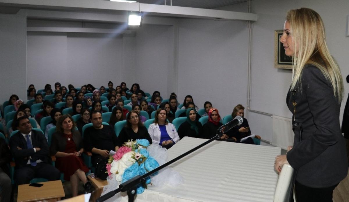 Van&rsquo;da &lsquo;Bilimin Işığıyla Aydınlanan Akademik Yol&rsquo; konferansı