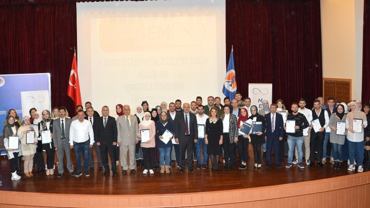 Suriyeli &ouml;ğrenciler İngilizce eğitimlerini tamamlayarak sertifikalarını aldı