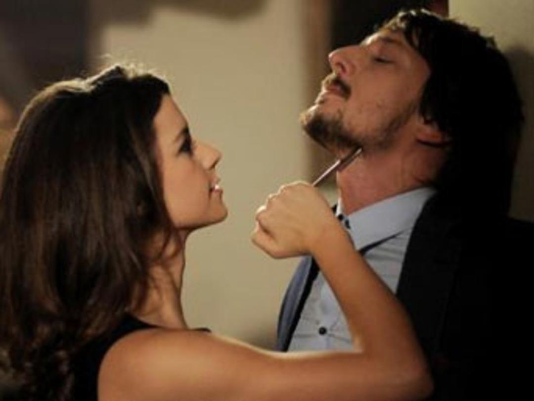 Beren Saat 'İntikam' almaya başladı