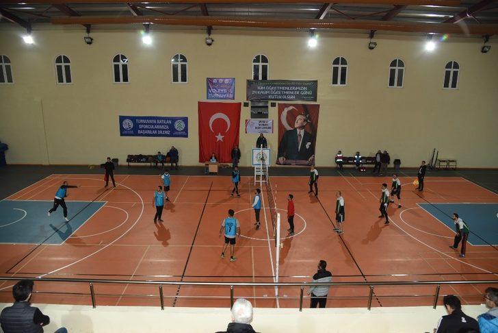 Voleybol Turnuvasında Şampiyon Dursunbey MTAL  Oldu G1