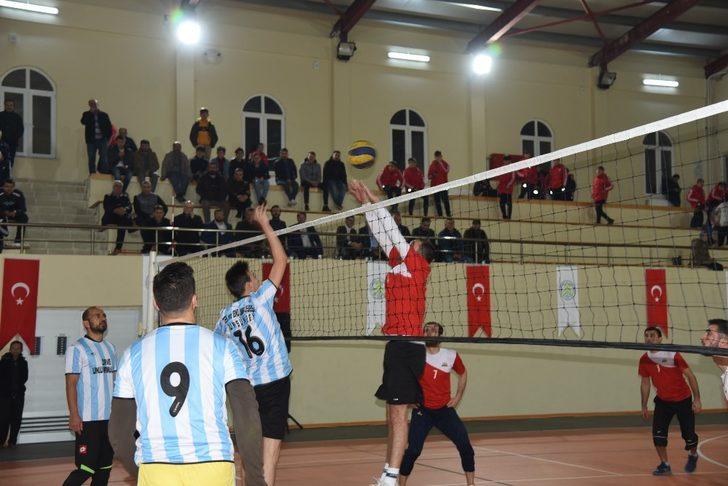 Voleybol Turnuvasında Şampiyon Dursunbey MTAL  Oldu G4