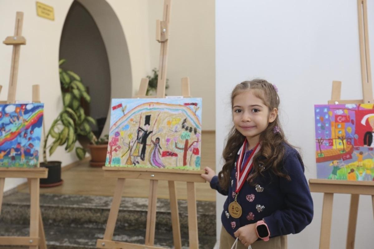 &lsquo;&Ccedil;ocuk G&ouml;z&uuml;yle Atat&uuml;rk ve Cumhuriyet&rsquo; sergisi kapılarını a&ccedil;tı