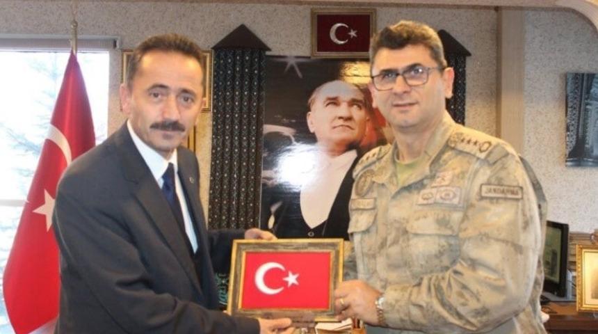 Erzurum İl Jandarma Komutanı Gemalmaz, K&uuml;lt&uuml;r ve Turizm İl M&uuml;d&uuml;r&uuml; Almaz&rsquo;ı ziyaret etti