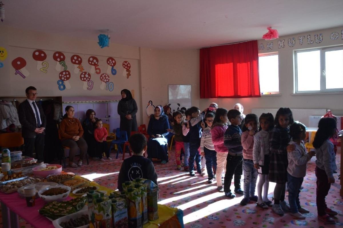 Miniklerden &lsquo;Yerli Malı Haftası&rsquo; etkinliği