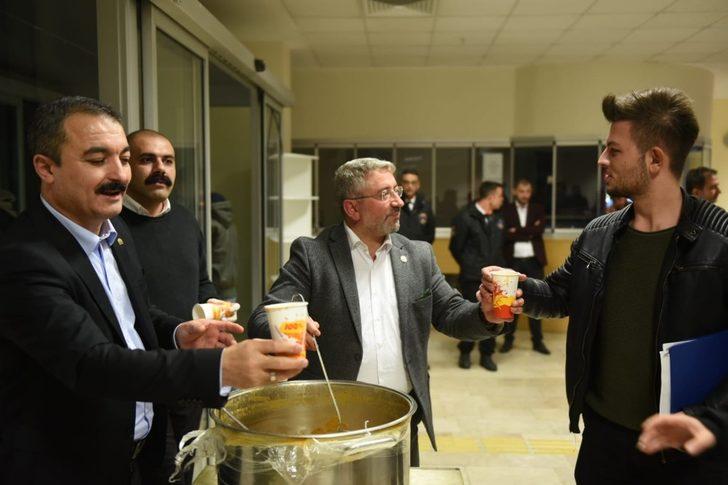 Başkan Aşkın’dan üniversite öğrencilerine moral ziyareti G4