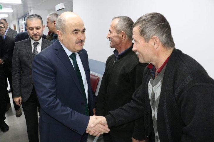 Vali Dağlı vatandaşları tek tek dinledi G3