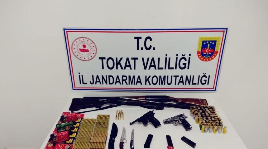 Jandarmadan silah ka&ccedil;ak&ccedil;ılarına operasyon