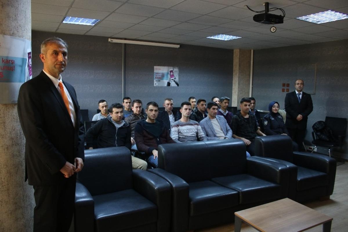 Polislere &lsquo;aile i&ccedil;i şiddetle m&uuml;cadele&rsquo; eğitimi