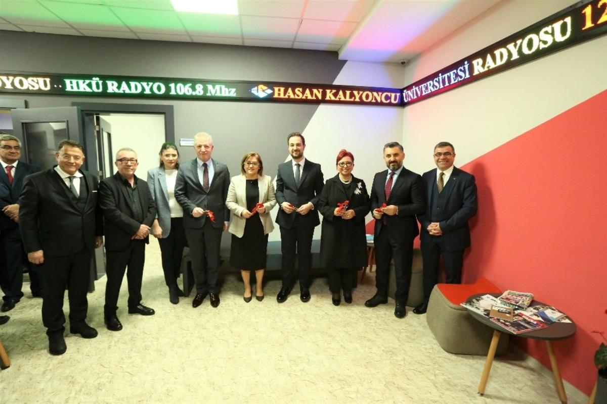 Şehrin ve b&ouml;lgenin sesi olacak HK&Uuml; Radyo a&ccedil;ıldı