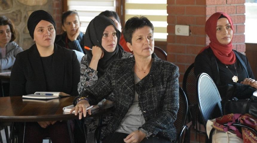 Aliağalı kadın &ccedil;ift&ccedil;ilere akademik destek