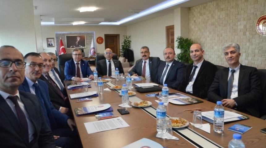 T&Uuml;B 16. &Uuml;st Kurul Toplantısı &Ccedil;OM&Uuml;&rsquo;de yapıldı