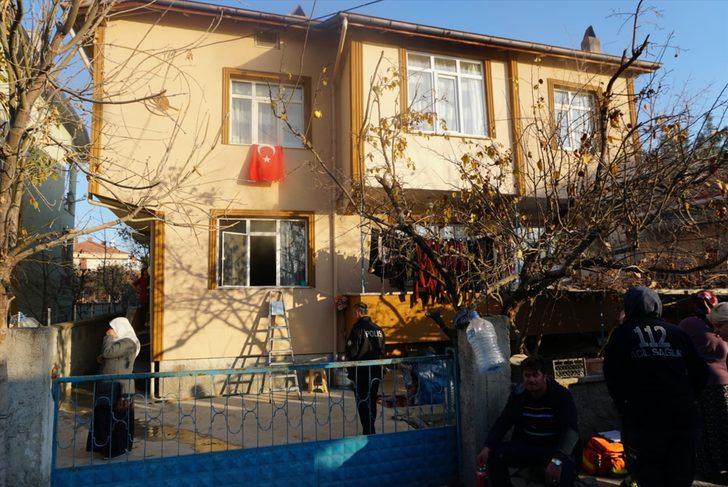 Duyarlı görevli ve vatandaş evi yanmaktan kurtardı G2