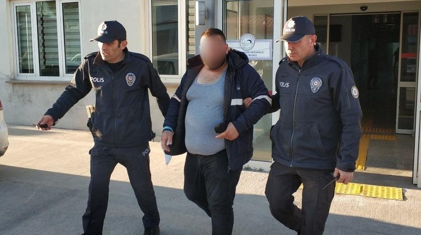 Tartıştığı babasını bı&ccedil;akladı