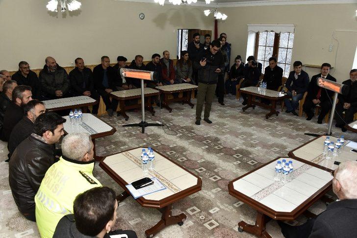 Gümüşhane’de mahalle toplantıları devam ediyor G3