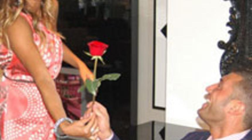 Tuba &Ouml;zay Hamile