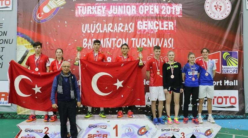 Uluslararası Gen&ccedil;ler Badminton Turnuvası sona erdi