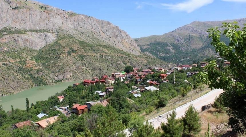 Kemaliye altın madeni arama faaliyetlerine &lsquo;hayır&rsquo; dedi