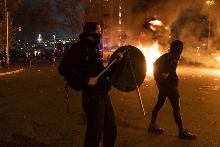 İspanya karıştı! Barselona'da çatışma: 21 yaralı G3