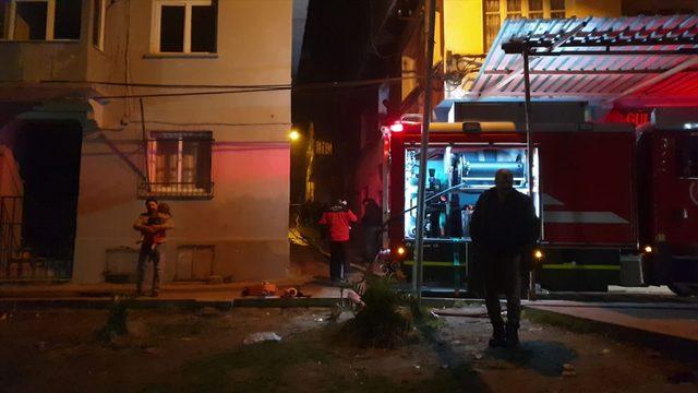 İzmir de &ccedil;ıkan yangında bir kişi &ouml;ld&uuml; 1