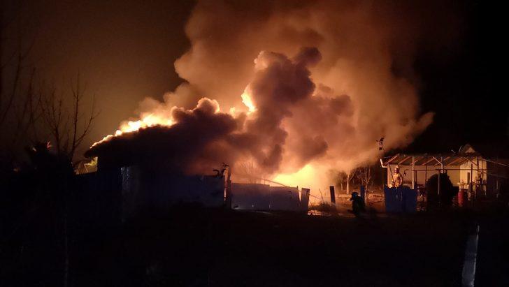 Çiftlik evinde korkutan yangın! Tavuklar son anda kurtarıldı G5