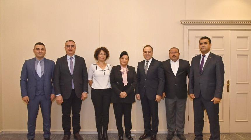 Optisyen ve g&ouml;zl&uuml;k&ccedil;&uuml;lerden kurum ziyaretleri