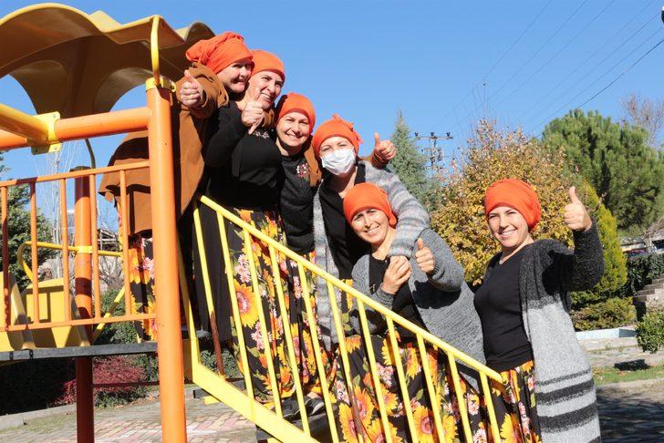 Balıkesir'de köylü kadınlar arkadaşlarına destek için saçlarını kazıttı G4