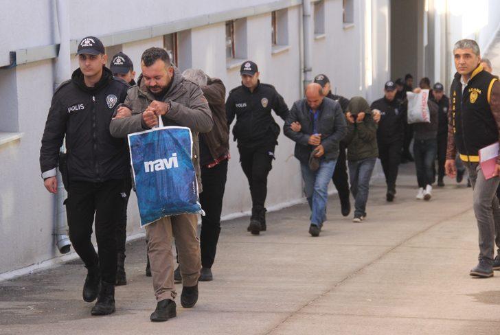 Adana'da şeytanın bile aklına gelmeyecek dolandırıcılık! Whatsapp'tan takip edip kaza yaptırmış G5