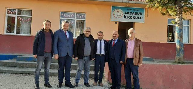 İş adamından öğrencilere giysi yardımı