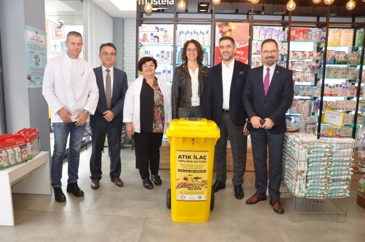 Menderes&rsquo;te atık ila&ccedil;lar toplanıyor