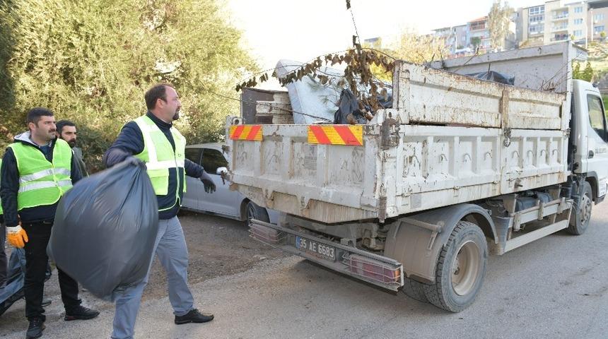 Temizlik ekibi bu kez Küçük Çiğli Mahallesi’nde