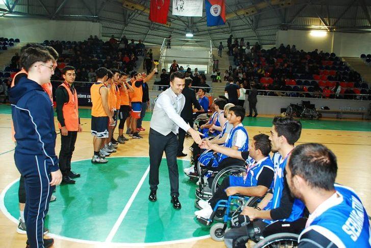 Basketler empati için atıldı G4