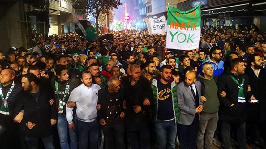 Bursaspor taraftarı, şehrin takıma sahip çıkması adına yürüdü