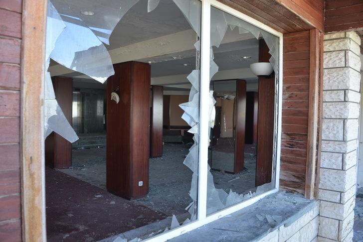 Uzan'ın harabeye dönen oteli satıldı G3