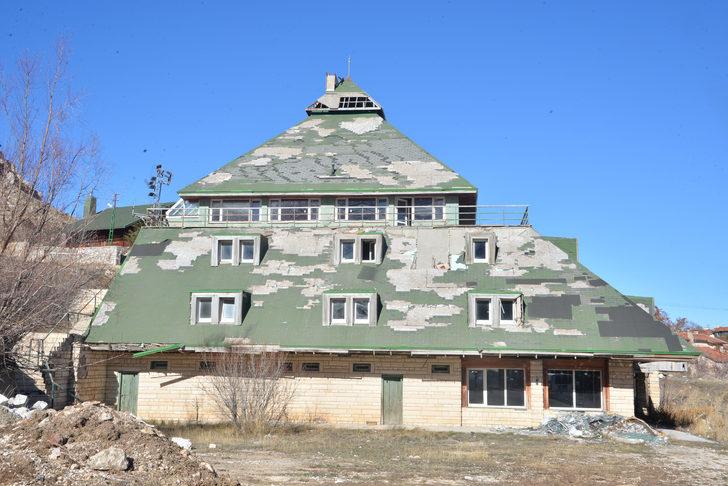 Uzan'ın harabeye dönen oteli satıldı G4