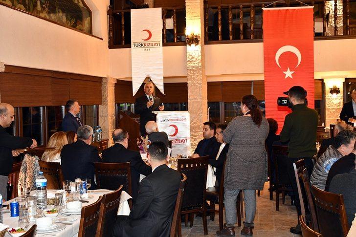 Kızılay’ın yeni binası için yardım gecesi düzenlendi G1