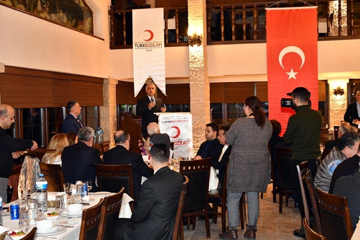 Kızılay&rsquo;ın yeni binası i&ccedil;in yardım gecesi d&uuml;zenlendi